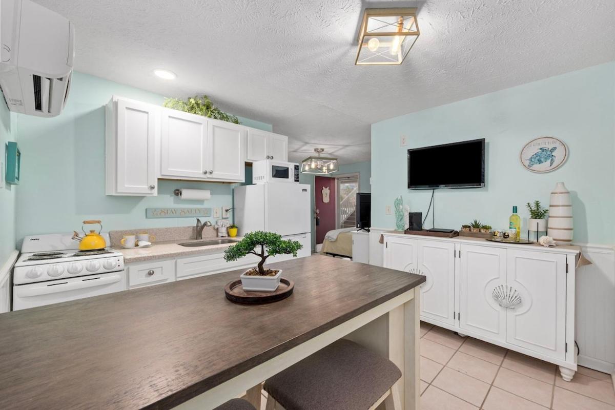Cherry Grove Efficiency Just Steps From The Beach Myrtle Beach Exteriör bild